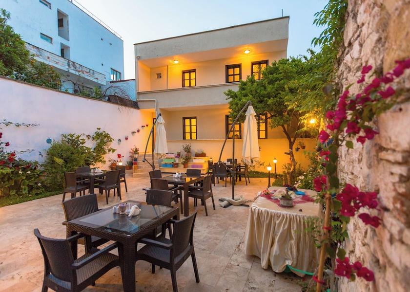 Aydin Kuşadası Garden