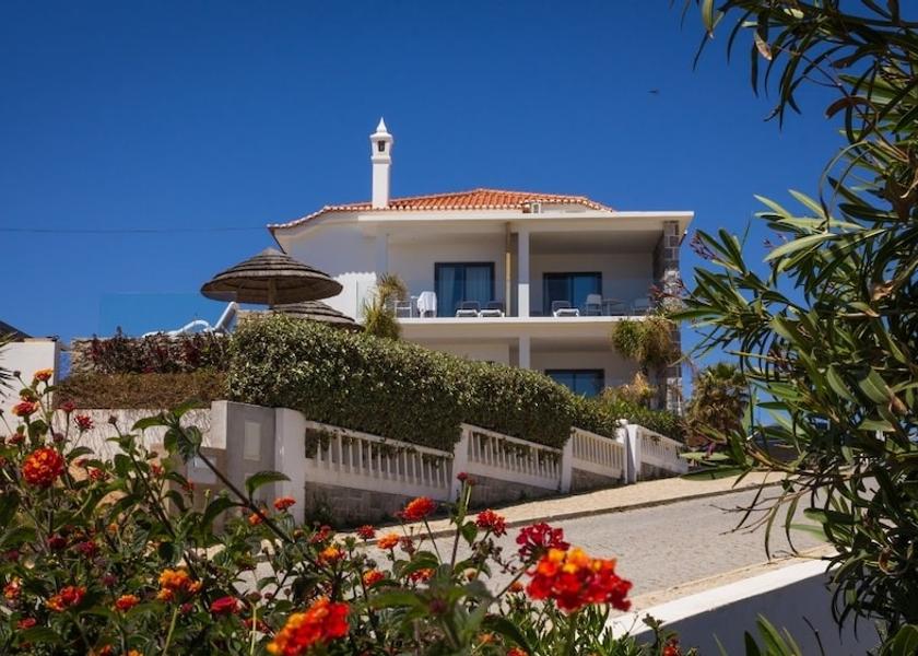 Faro Vila do Bispo Front of property