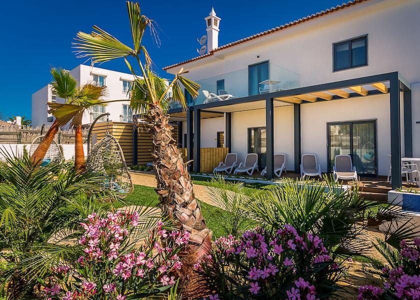 Faro Vila do Bispo Garden