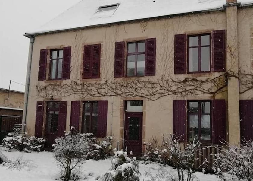 Auvergne-Rhone-Alpes Lapalisse Facade