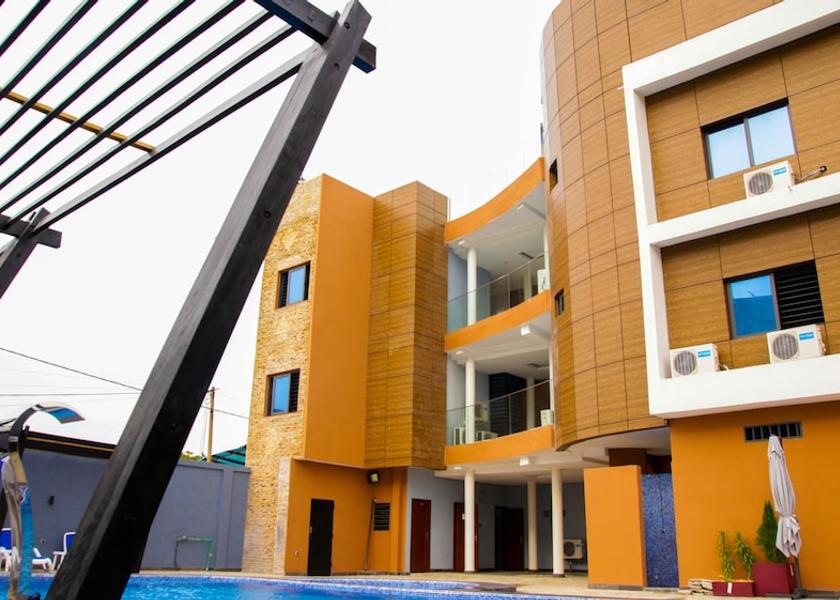  Cotonou Exterior