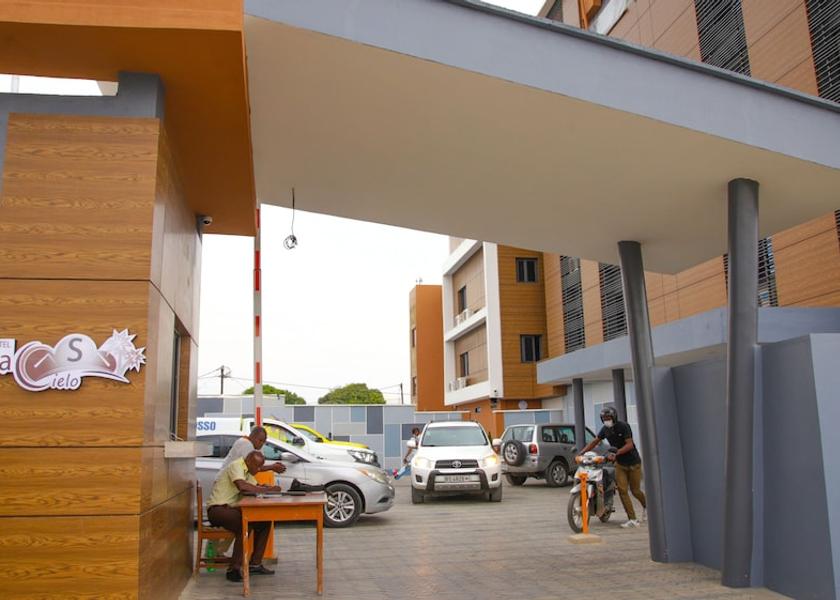  Cotonou Entrance