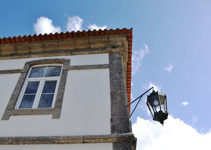 Braga Braga Facade