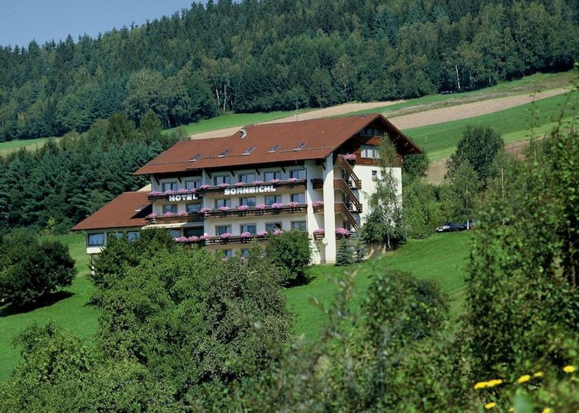 Bavaria Lam Exterior Detail