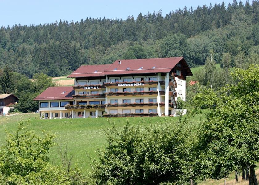 Bavaria Lam Exterior Detail
