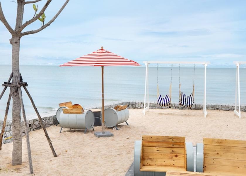 Phetchaburi Phetchaburi Beach