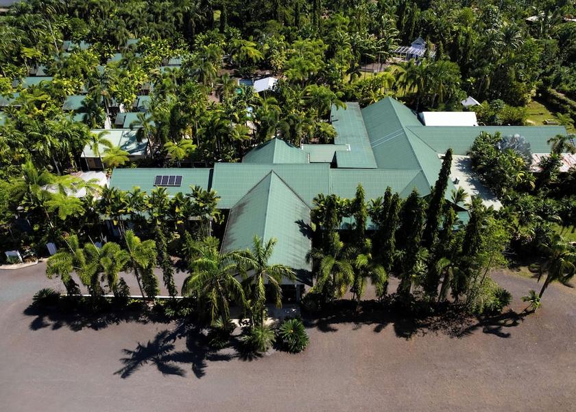  Apia Exterior Detail