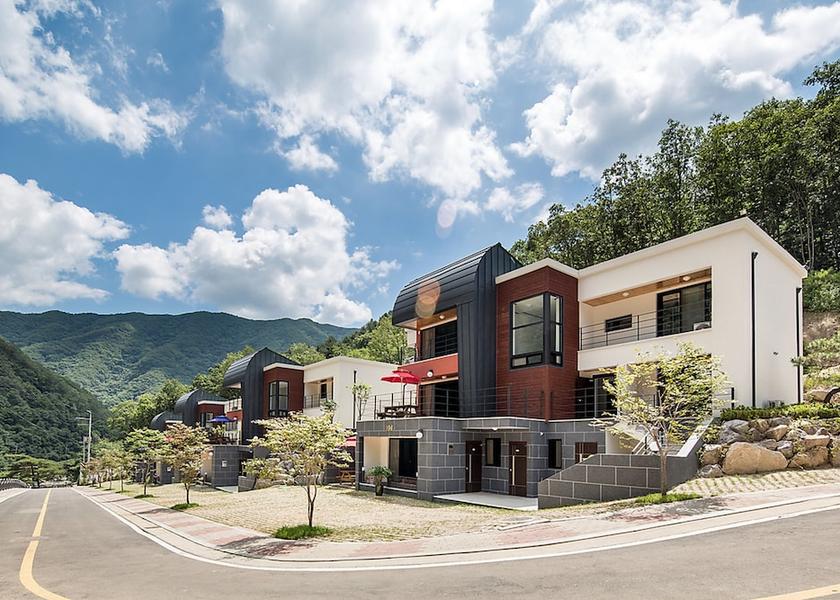 Gyeonggi Gapyeong Front of property