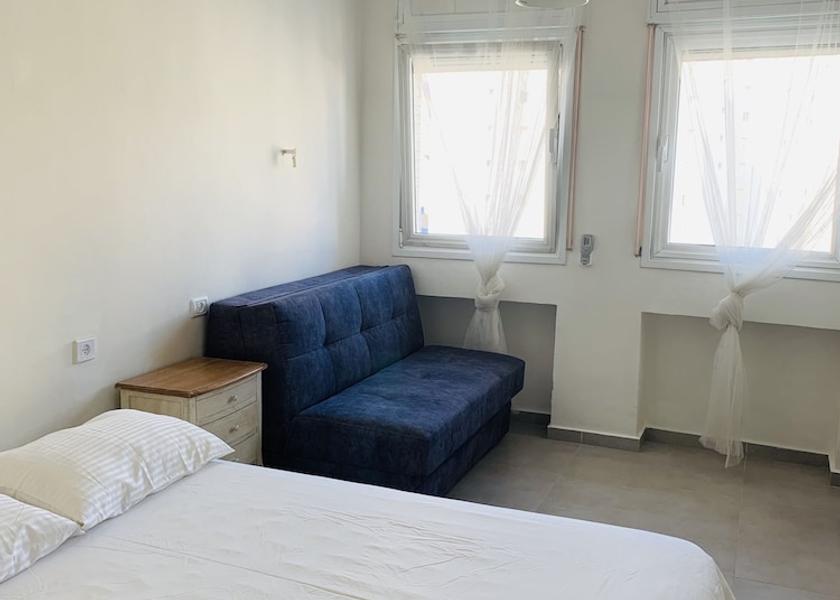  Netanya Room