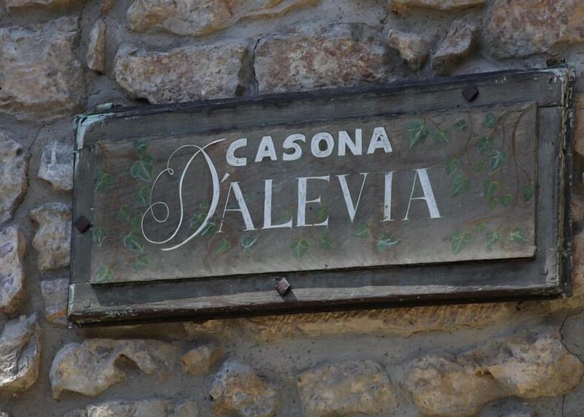 Asturias Penamellera Baja Exterior Detail