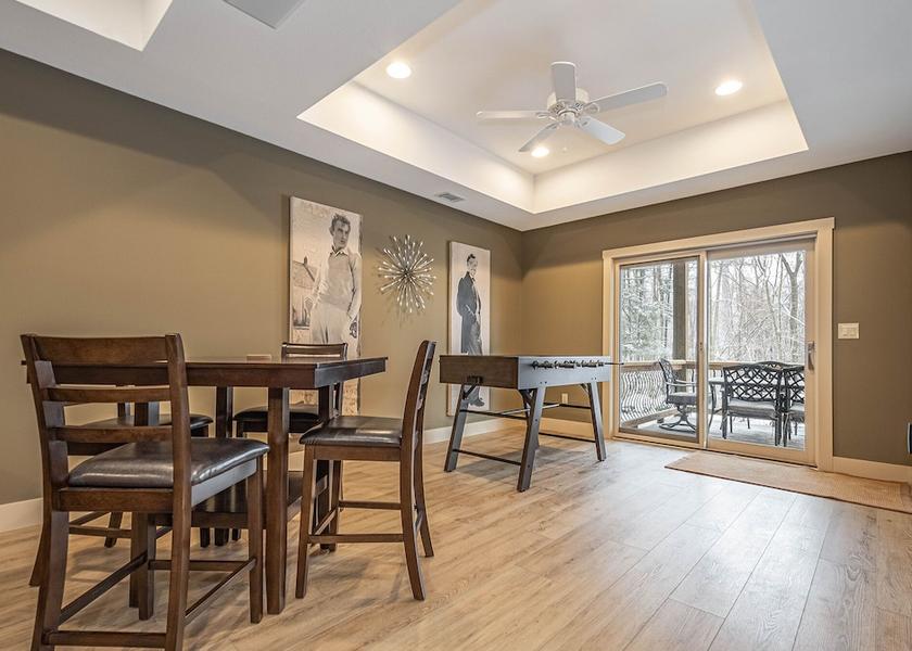 Maryland Oakland Dining Area