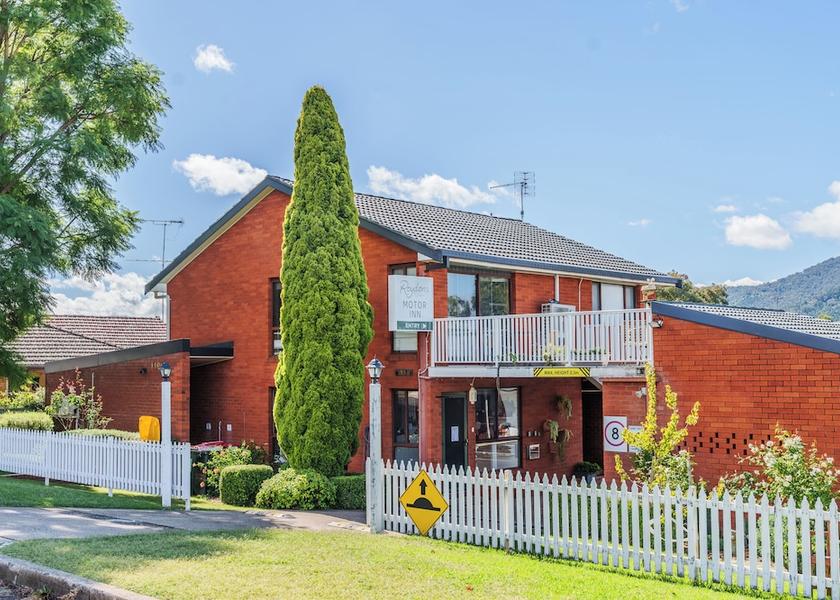 New South Wales West Tamworth Facade