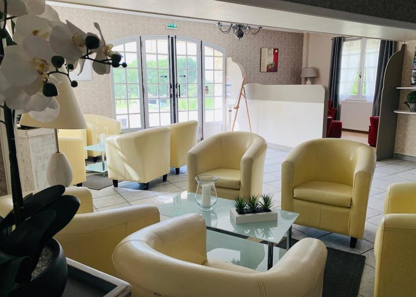 Nouvelle-Aquitaine Roullet-Saint-Estephe Lobby