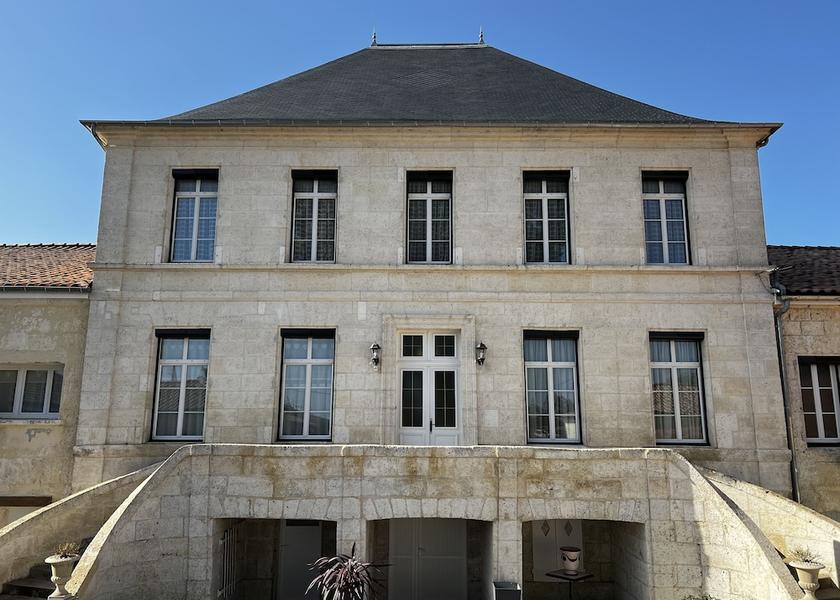 Nouvelle-Aquitaine Roullet-Saint-Estephe Exterior Detail