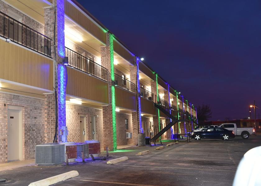 Texas Snyder Exterior Detail