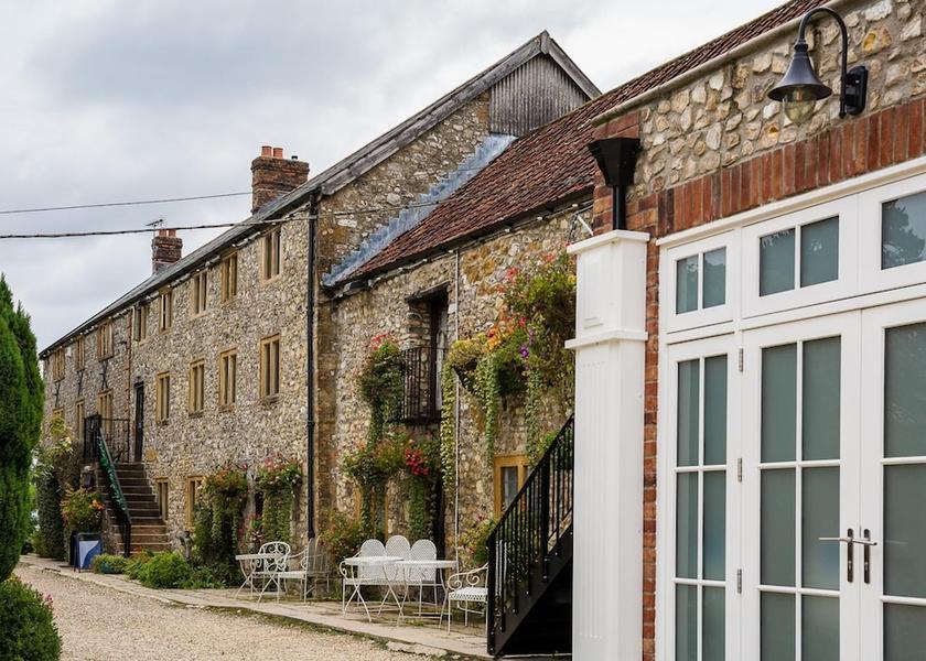 England Chard Exterior Detail