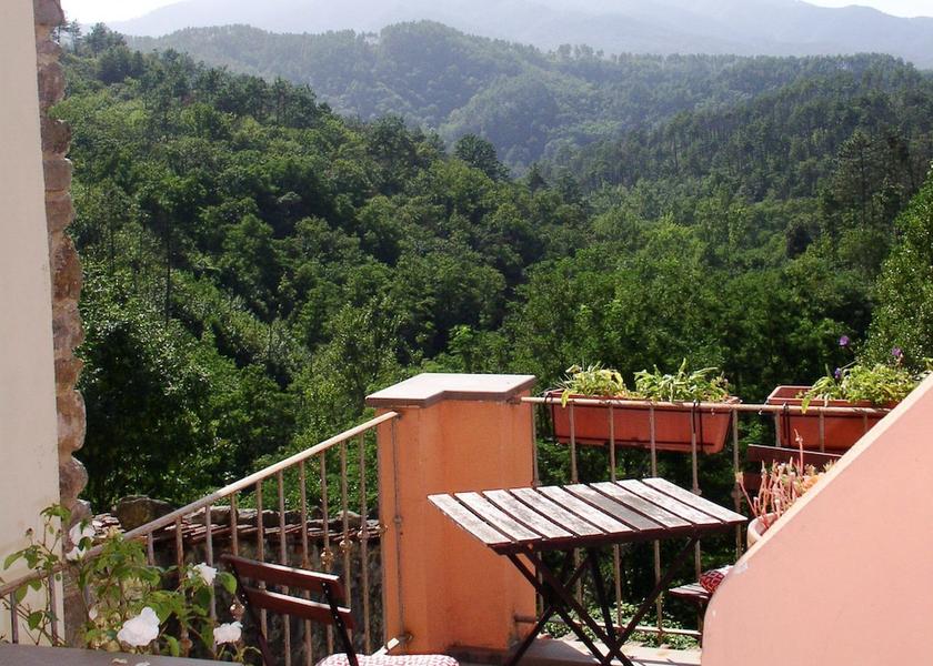 Liguria Ricco del Golfo di Spezia Exterior Detail