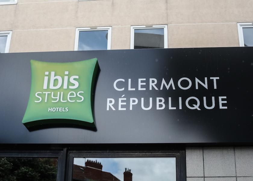 Auvergne-Rhone-Alpes Clermont-Ferrand Facade