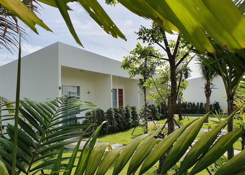Surat Thani Phunphin Exterior Detail