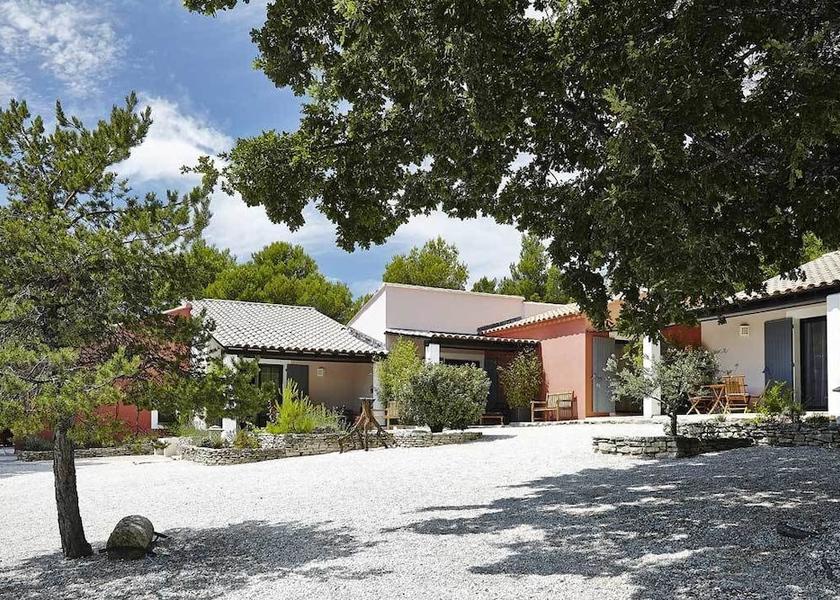 Provence - Alpes - Cote d'Azur Joucas Exterior Detail