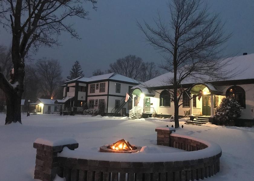 Michigan South Haven In-Room Dining