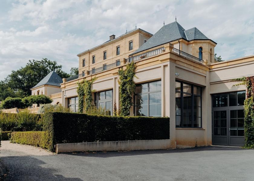 Nouvelle-Aquitaine Vitrac Facade
