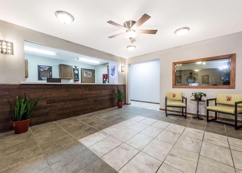 Missouri Smithville Lobby