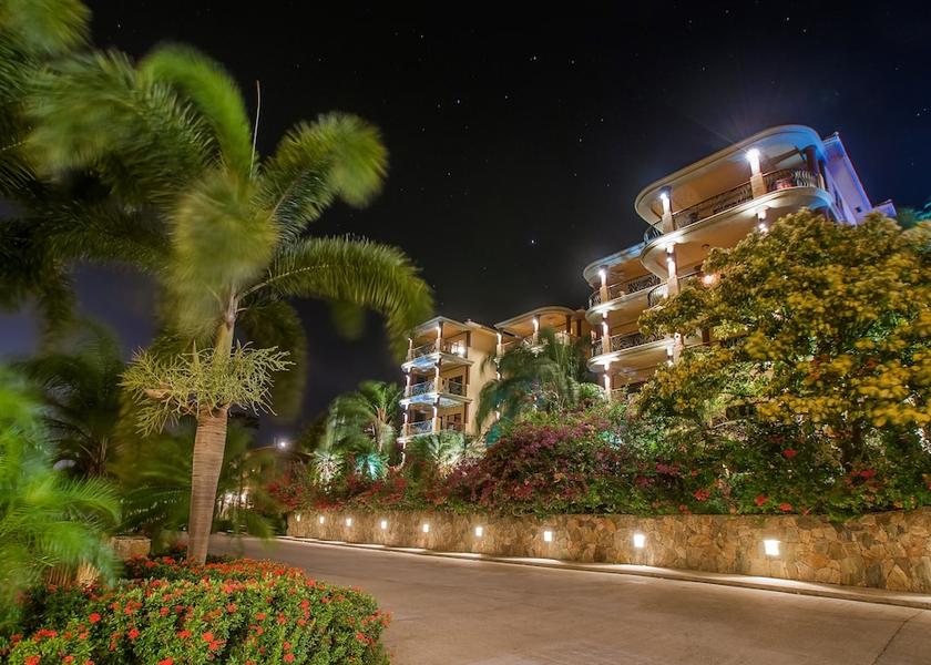 Bay Islands Roatan Front of property - evening/night