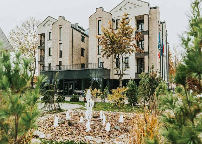  Palanga Exterior Detail