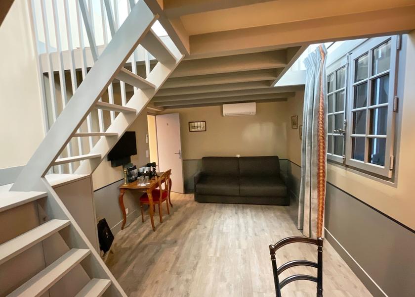 Ile-de-France Rueil-Malmaison Interior Entrance