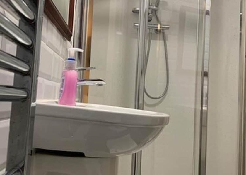 England Twickenham Bathroom