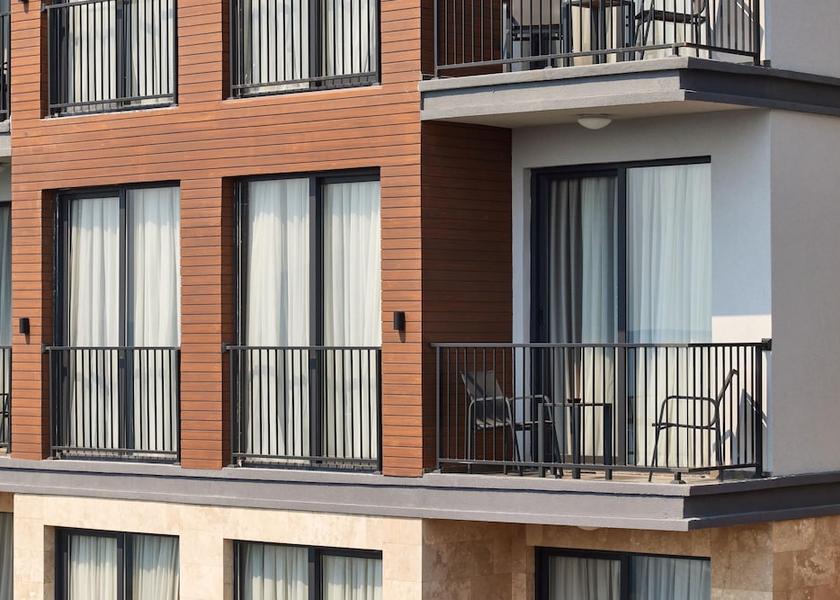  Kotor Exterior Detail