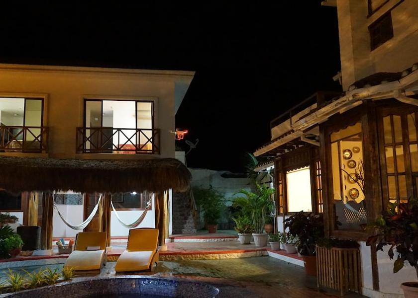 Peten Santa Elena Facade