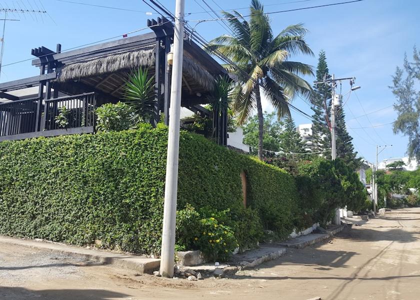 Peten Santa Elena Exterior Detail