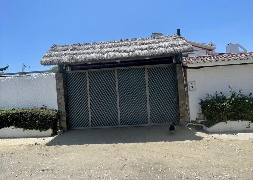 Peten Santa Elena Entrance