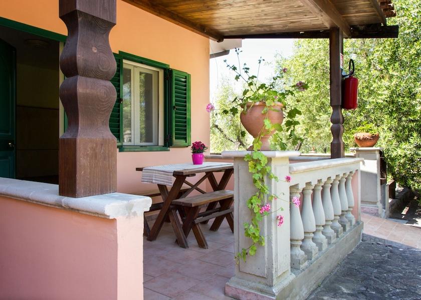 Puglia Ischitella Porch