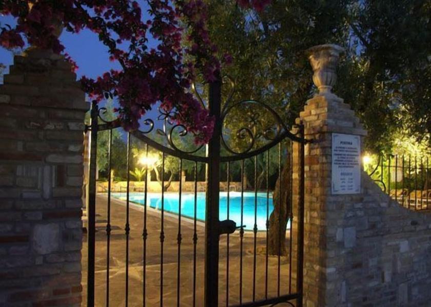 Puglia Ischitella Entrance