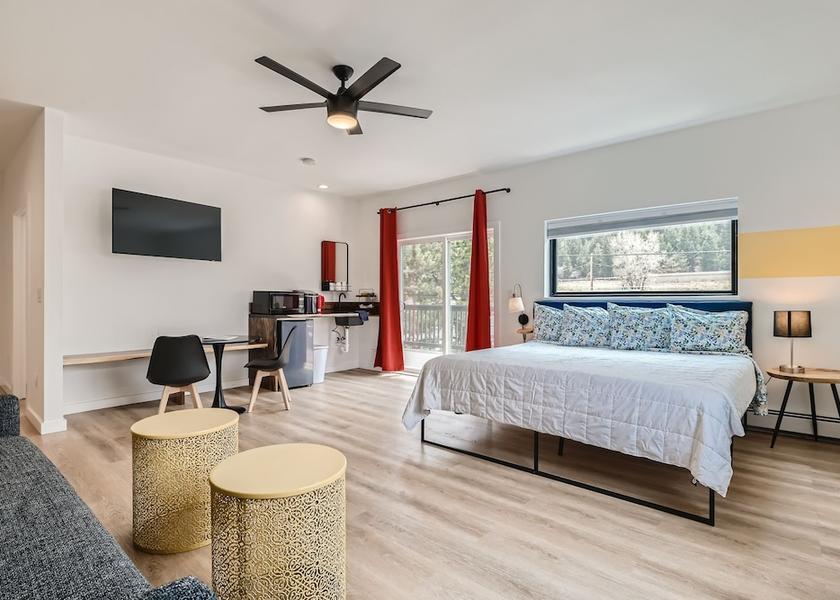 Colorado Idaho Springs Room