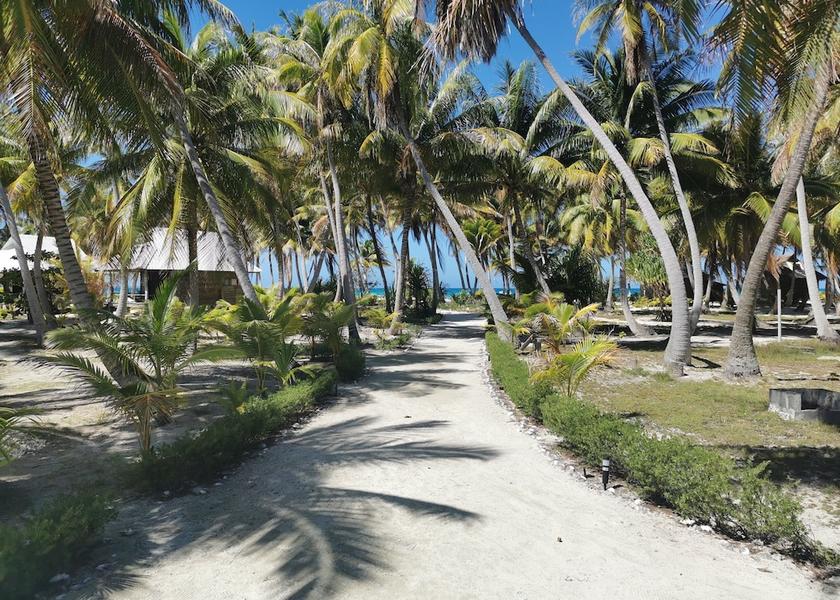  Rangiroa Exterior Detail
