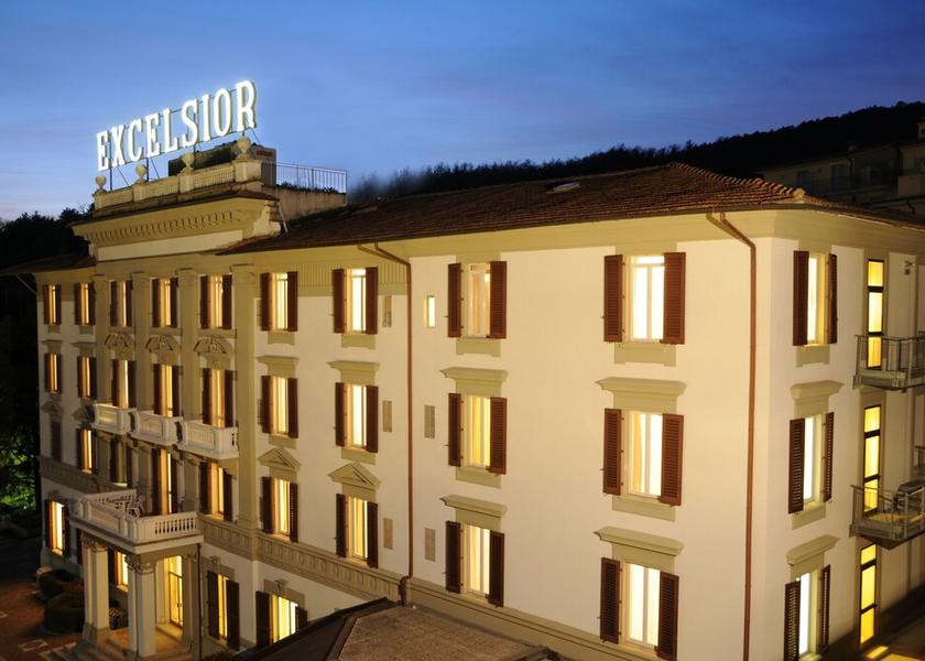 Tuscany Chianciano Terme Front of property - evening/night