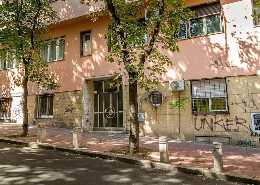 Montana Belgrade Entrance