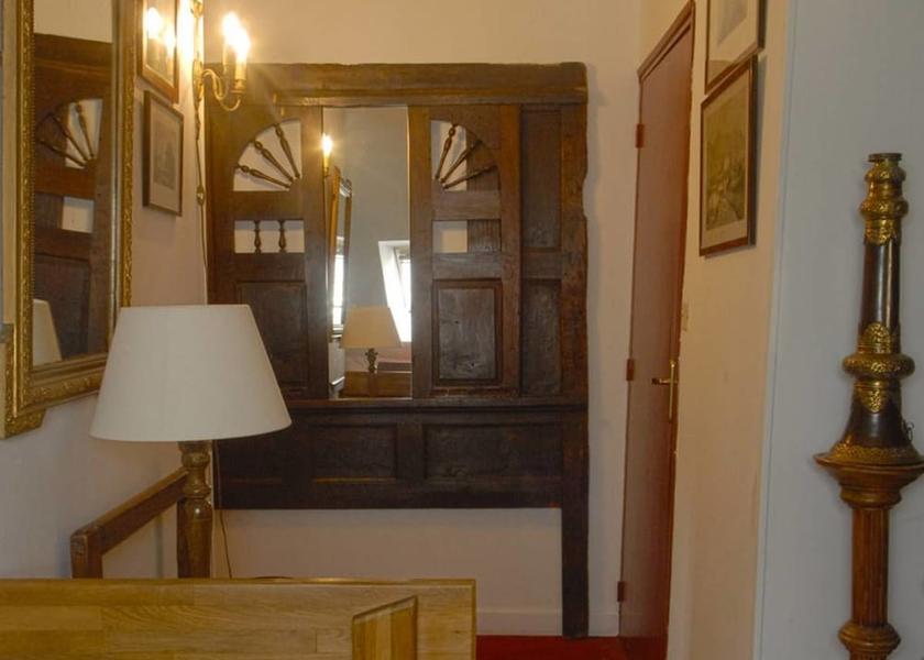 Brittany Dinan Interior Entrance