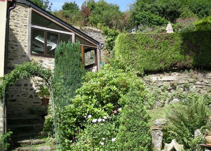 Brittany Dinan Exterior Detail