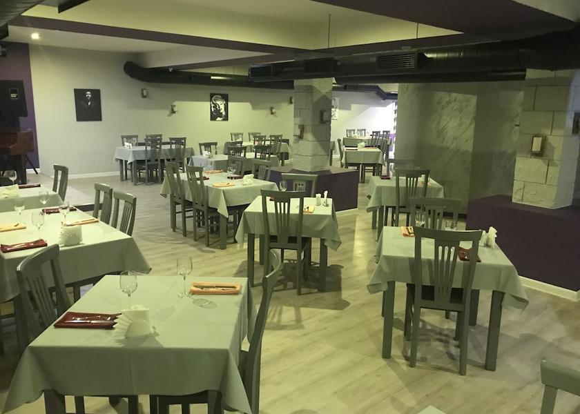  Yerevan Breakfast Area