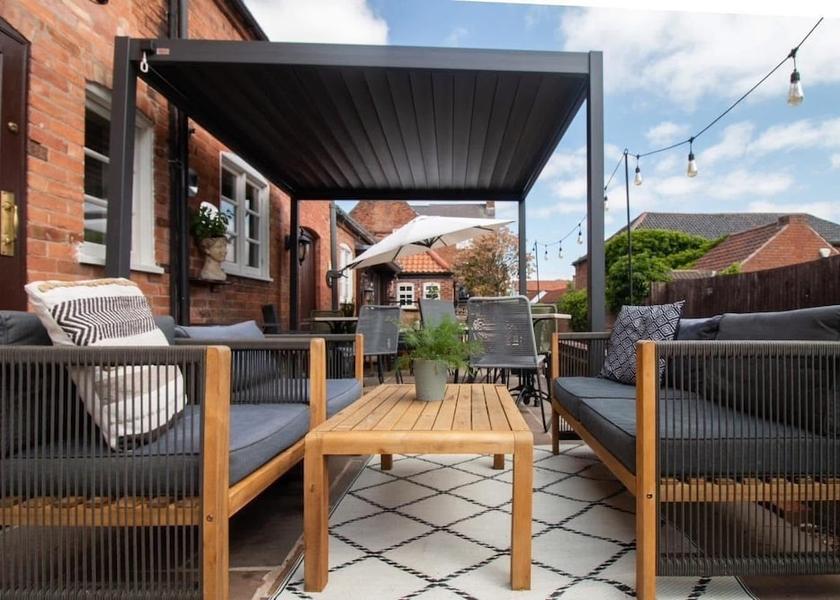 England Nottingham Exterior Detail