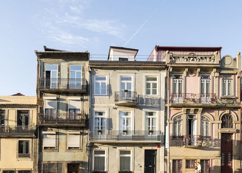 Porto Porto Exterior Detail