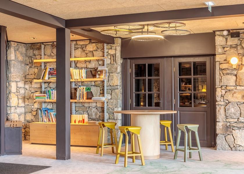 Auvergne-Rhone-Alpes Bourg-Saint-Maurice Library