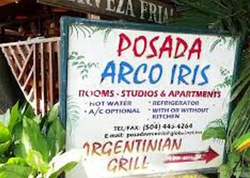 Islas de la Bahia Roatan Entrance