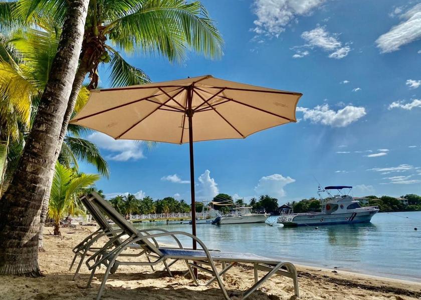 Islas de la Bahia Roatan Beach