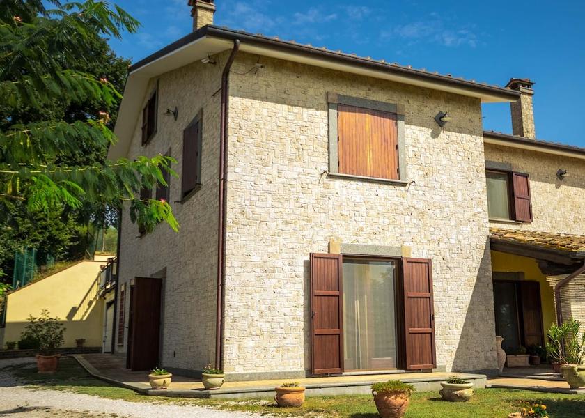Umbria Narni Facade